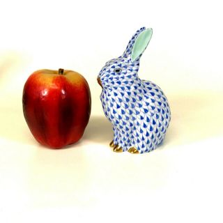 Herend Porcelain Fishnet Figurine Blue Rabbit Bunny 5327