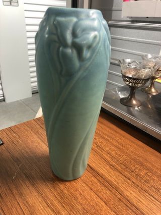VAN BRIGGLE POTTERY VASE With Daffodils BLUE/GREEN 9.  5 IN.  VASE SIGNED 2