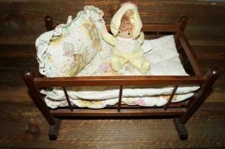 Vintage Wooden Doll Bed / Cradle With Hollie Hobby Mattress,  Quilt & Pillow