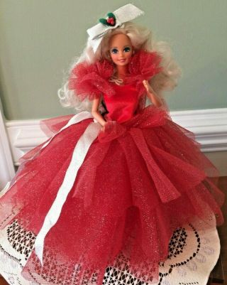 Mattel Happy Holidays Barbie Doll 1988 Special Edition First In Series