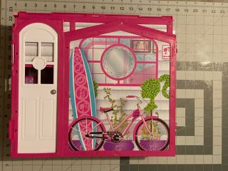 Barbie 2009 Glam Vacation Beach House Fold Out Doll House Mattel Playset Pink