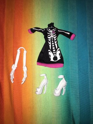 Monster High Create A Monster Cam - - - - Skeleton Dress,  Heels Shoes,  Tongs & Bone