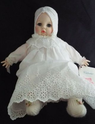 15 - 1/2 " Victoria 1966 Madame Alexander Baby Doll In Clothes