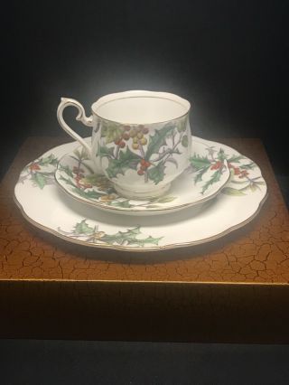 Service For 8 Royal Albert Bone China Flower Of The Month Holly 12