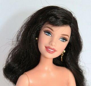 Fashion Fever Raquelle Black Hair Blue Eyes Glitter Lips Barbie Gold Earrings