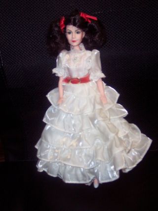 Vintage Era 11 1/2 " World Doll Burnette Hair Tiered White Dress Guc