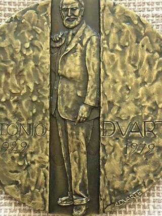 antique and rare bronze medal of the Sculptor António Duarte,  1979 2