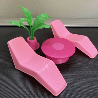 2 1987 Barbie Arco Mattel Pink Dream House Pool Patio Lounge Chairs,  Plant,  Table