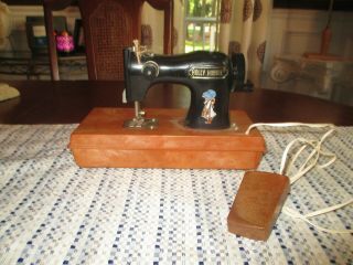 Vintage 1975 Hollie Hobby Sewing Machine