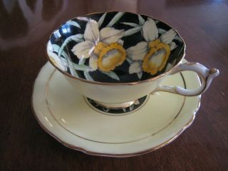 Vintage Paragon Light Yellow W/daffodils Double Warrant Tea Cup And Saucer Set