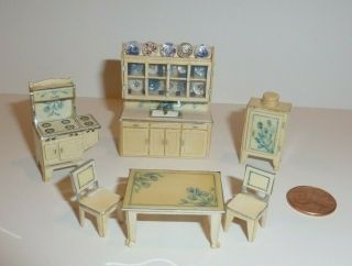 Miniature 1/4 " Scale Kitchen Set 6 Piece Table,  Chairs,  Ice Box,  Stove Sink/cabs