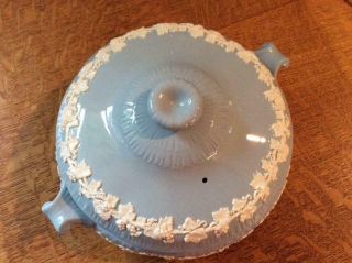 Wedgwood Embossed Queensware cream on lavender shell edge covered vegetable bowl 2