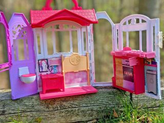 Barbie House Mattel Glam Getaway Fold N’ Go House chf54&cld97 2