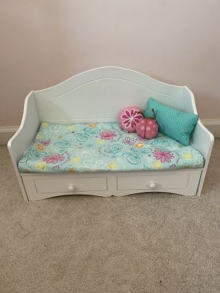 American Girl Doll Dreamy Trundle Daybed With Bedding