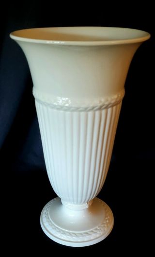 Vintage Wedgwood Etruria Barlaston Queensware Cream 13 " Trumpet Vase