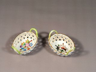 2 Herend Rothschild Bird Queen Victoria Weave Basket Porcelain Lattice 7425