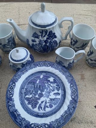 Royal Cuthbertson Blue Willow Pattern Tea Set 3