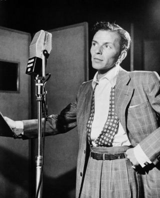 Frank Sinatra Unsigned Photograph - M9234 - American Singer & Actor - Image