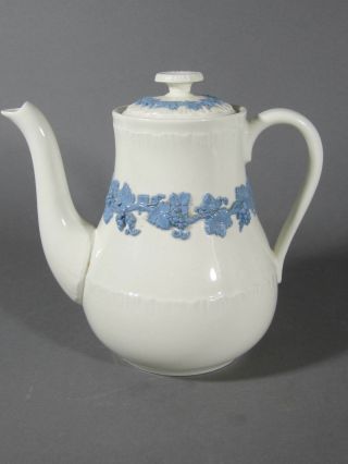 Wedgwood Queensware Lavender/Blue Grapevine on White Tea Coffee Pot 3