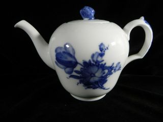 Royal Copenhagen Blue Flowers Braided Porcelain Teapot 8244 W Lid 5 Cup Size Exc