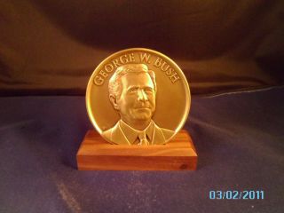2001 George W.  Bush 3 " Presidential Inaugural Medal With Stand,  & Box
