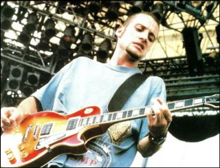 Pearl Jam Stone Gossard Onstage With Gibson Les Paul Custom Guitar Pin - Up Photo