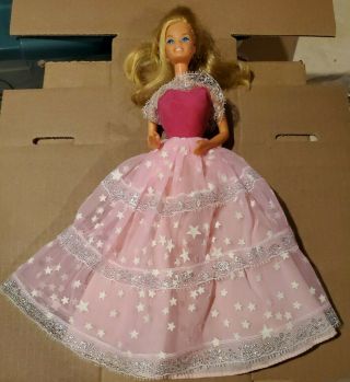 Vintage 1985 Mattel Barbie Doll & Dream Glow Dress Pink Glow Dark Stars