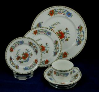 A.  Raynaud Ceralene Limoges Vieux Chine 5 Piece Place Setting (s)