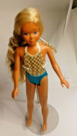 Sun Gold Skipper Barbie Doll Bend Legs Tnt Swimsuit 1069 1983