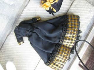 Artisan DOLLHOUSE MINIATURE Doll Woman ' s Fancy Black & Gold DRESS Gown & Hat 3