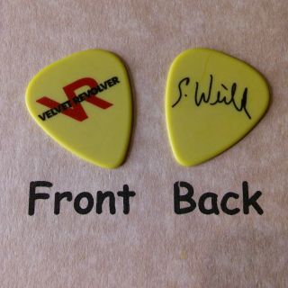 Velvet Revolver Band Scott Weiland Signature Logo Guitar Pick - (wd)