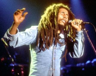 Bob Marley Unsigned Photograph - M8438 - Jamaican Singer - Songwriter - Image