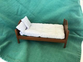 Dollhouse Miniature Wooden Single Bed W Mattress And Pillows 1:12