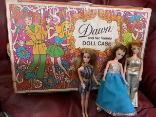 Vintage Dawn And Her Friends Doll Case with dolls 3