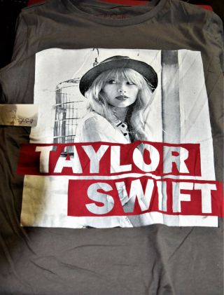 Taylor Swift T - Shirt Womens Size S Gray Cotton Tee The Red Tour Concert