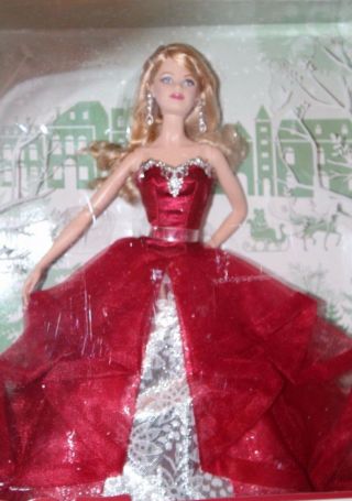 Mattel Barbie Collector 2015 Holiday Barbie Doll - Blonde Chr76