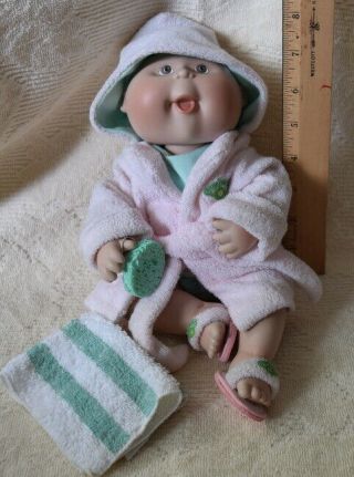 Vintage Signed Cabbage Patch Baby Doll Bathtub Time W/towel,  Robe,  Shoes,  Pj 