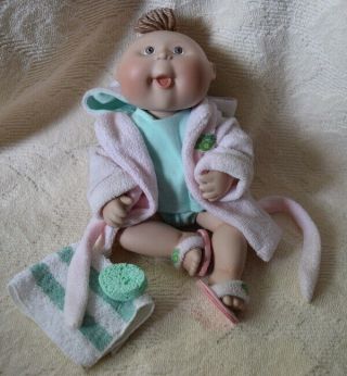 Vintage SIGNED CABBAGE PATCH BABY DOLL BATHTUB TIME W/TOWEL,  ROBE,  SHOES,  PJ ' S 2