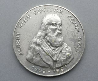 Medal,  Token.  Albert Pike 1983.  Mason.  Masonic.