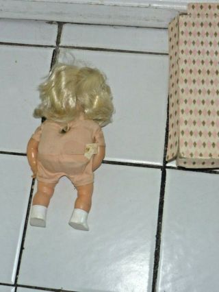 Vintage Ideal Newborn Thumbelina Box & In a Minute Thumbelina Doll - Well 3