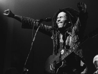 Bob Marley Unsigned Photograph - L3935 - Brooklyn,  May 1976 - Image
