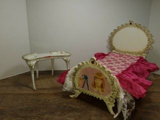 Susy Goose Skipper Bed And Vanity Vintage