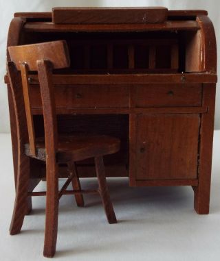 Reevesline 1970’s Vintage 1:12 Scale Dollhouse Wood Roll Top Desk & Chair