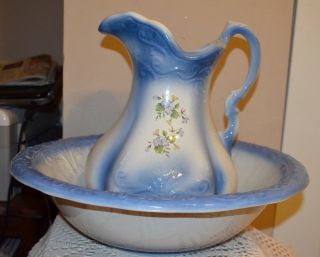 Vtg Ceramic Porcelain Pitcher & Wash Bowl Basin Set With Etching Design
