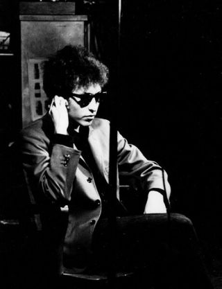 Bob Dylan Unsigned Photograph - L5268 - In 1963 - Image