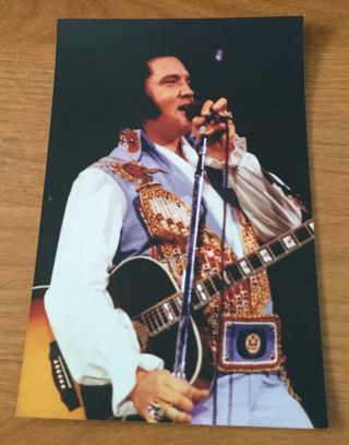 Elvis Presley Rare On Stage Colr Shot - 1976