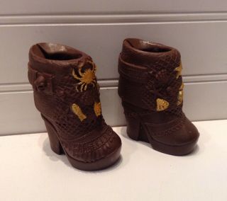 Disney Descendants 28 " Uma Doll Boots Shoes