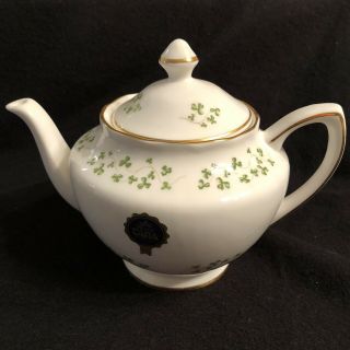 Vintage Royal Tara Shamrock Teapot Scalloped Galway Ireland @ 2 Cups Gold Trim