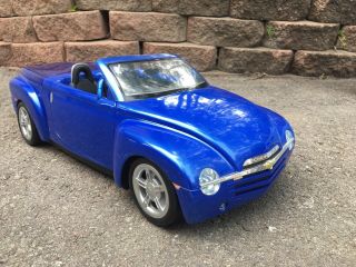 2004 Mattel Barbie Cali Girl 20 " Blue Chevrolet Ssr Automobile With Cd Player