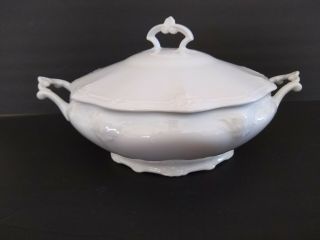 Hutschenreuther/ Tirschenreuth Baronesse White China Covered Vegetable Bowl - Euc